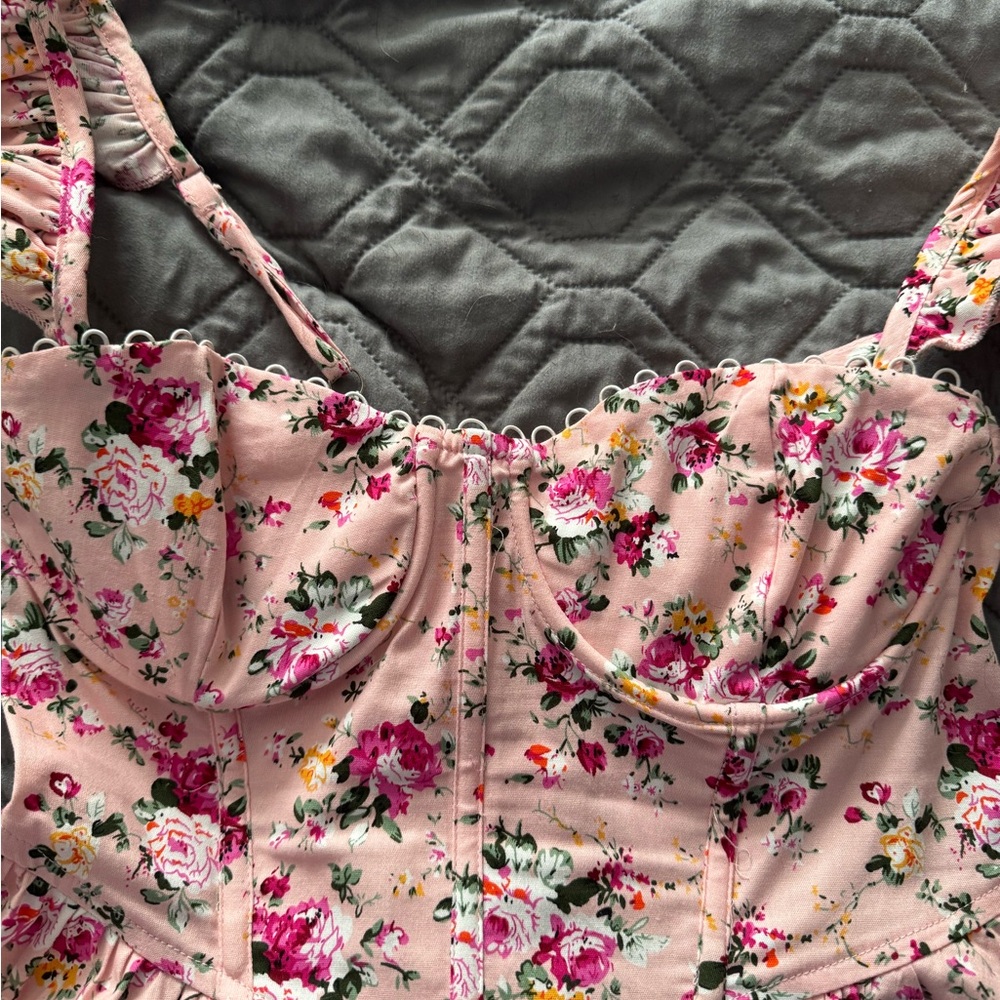 Like NEW ASTR the label floral corset top - Picture 4 of 8